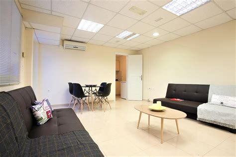 Port of Piraeus to GK Airport Suites .